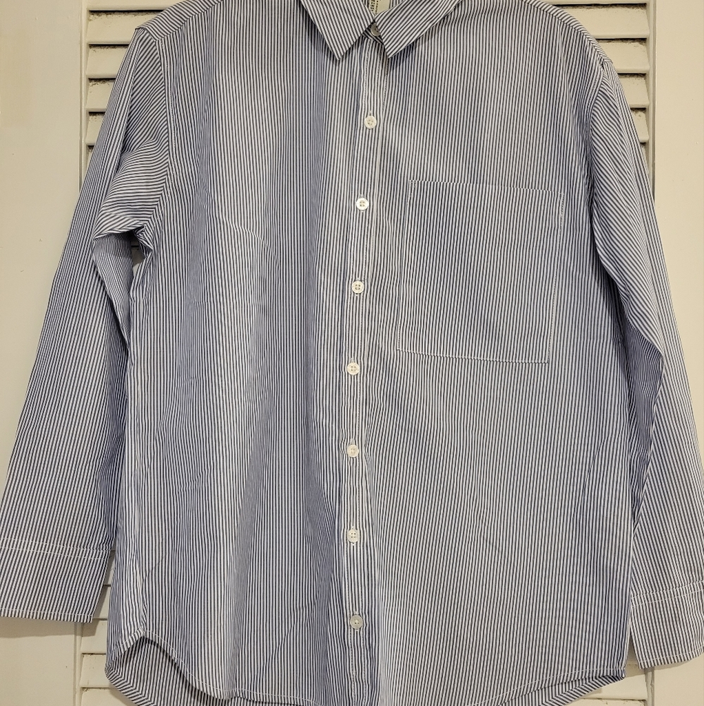 NWOT Forever 21 button up striped dress shirt sz S